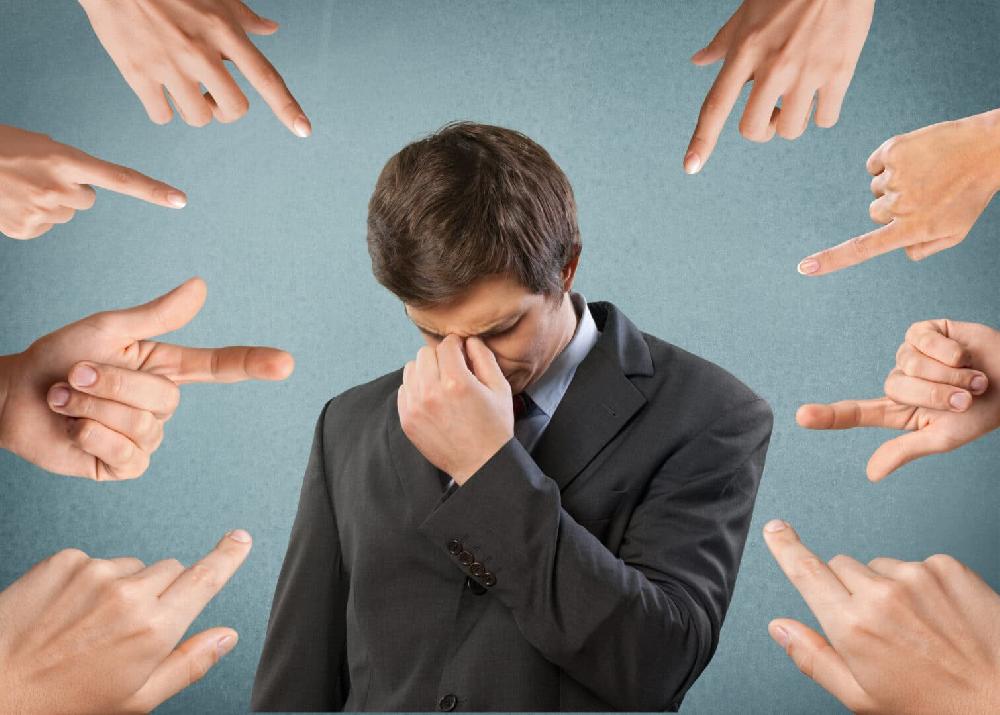 L'industria delle false accuse contro gli uomini nelle cronache dell'assurdo - La Fionda